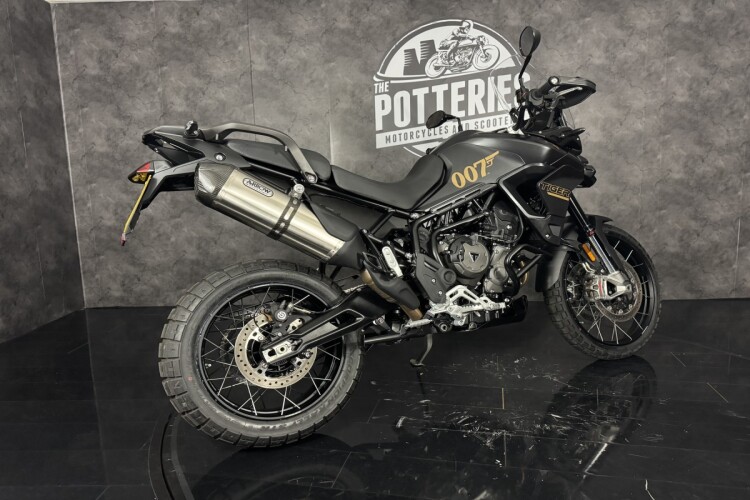 TRIUMPH TIGER 900