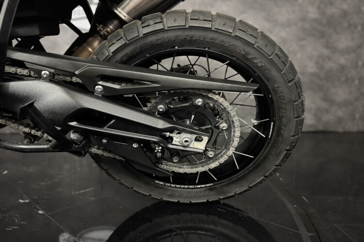 TRIUMPH TIGER 900
