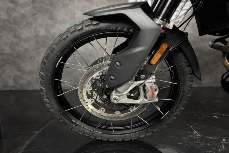 TRIUMPH TIGER 900
