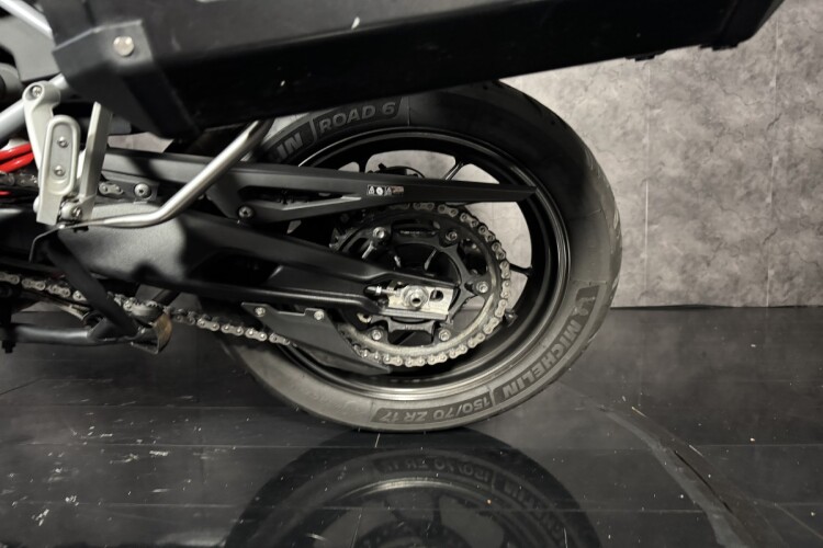 TRIUMPH TIGER 900