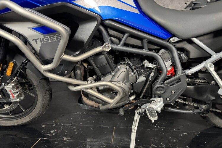 TRIUMPH TIGER 900