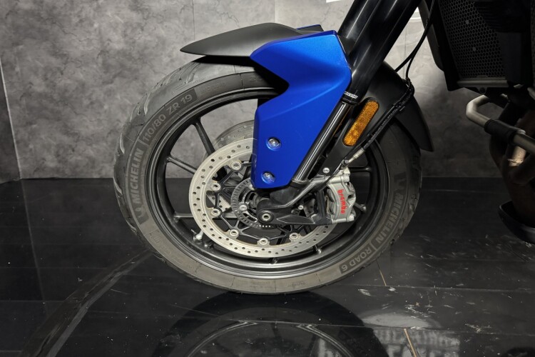 TRIUMPH TIGER 900