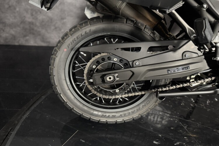 VOGE 650DSX