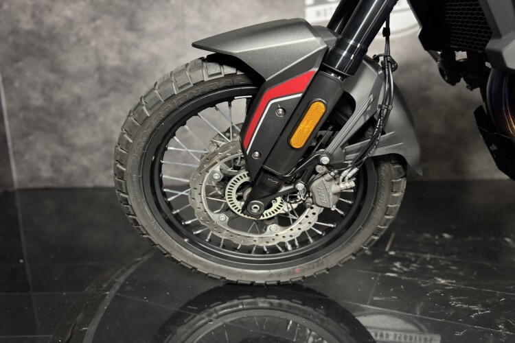 VOGE 650DSX