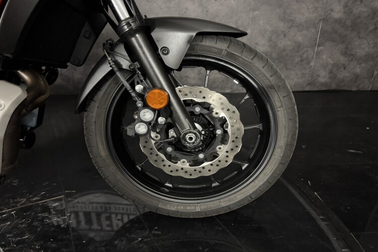 YAMAHA TRACER 7