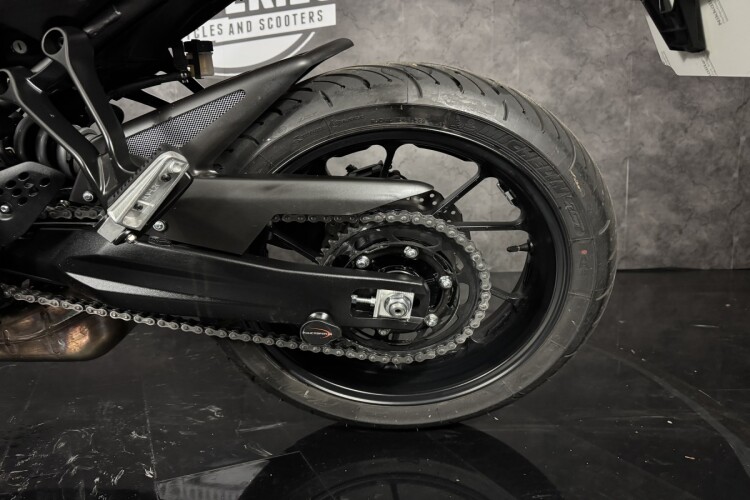 YAMAHA TRACER 7