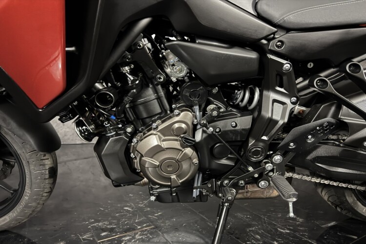 YAMAHA TRACER 7