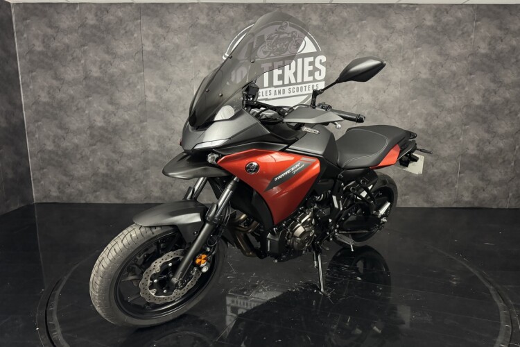 YAMAHA TRACER 7