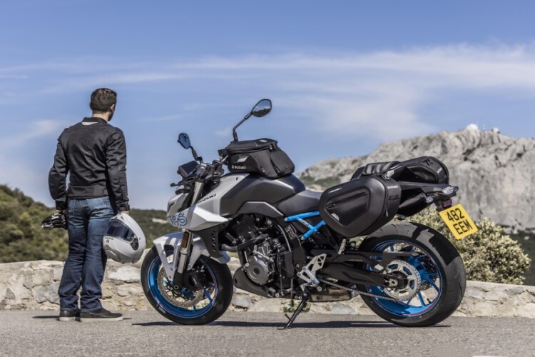 SUZUKI GSX-8S