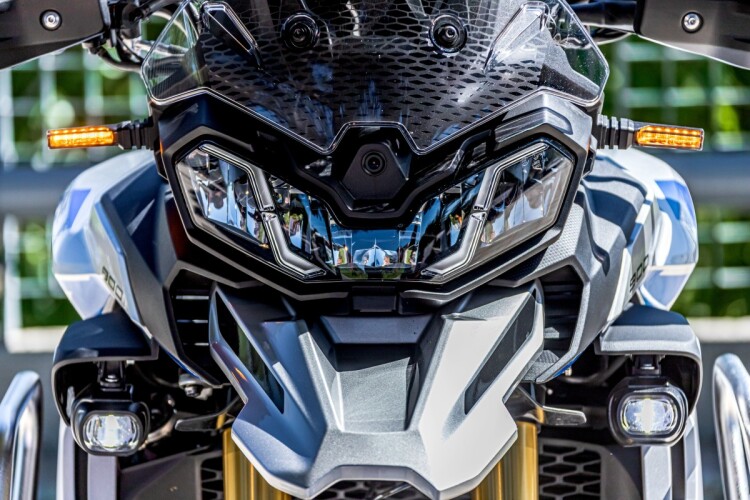 VOGE DS 900X