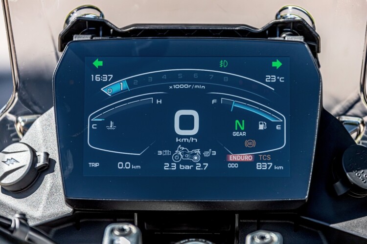 VOGE DS 900X