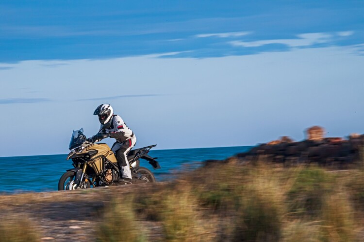 VOGE DS 625X