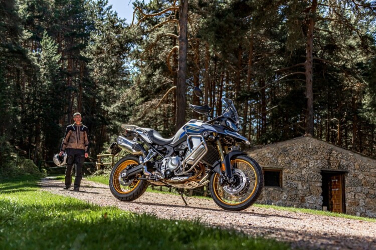 VOGE DS 900X