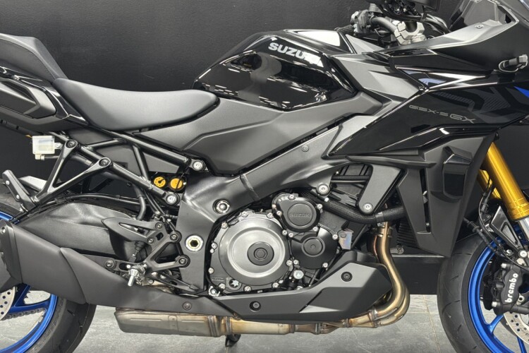 SUZUKI GSX-S1000GX +