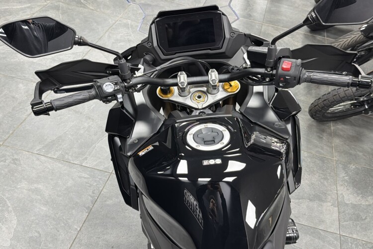 SUZUKI GSX-S1000GX +