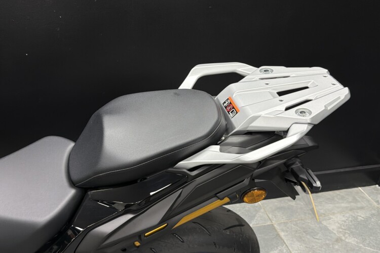 SUZUKI GSX-S1000GX +