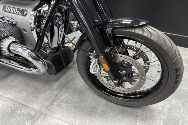 2022 BMW R 18, Black - photo 6