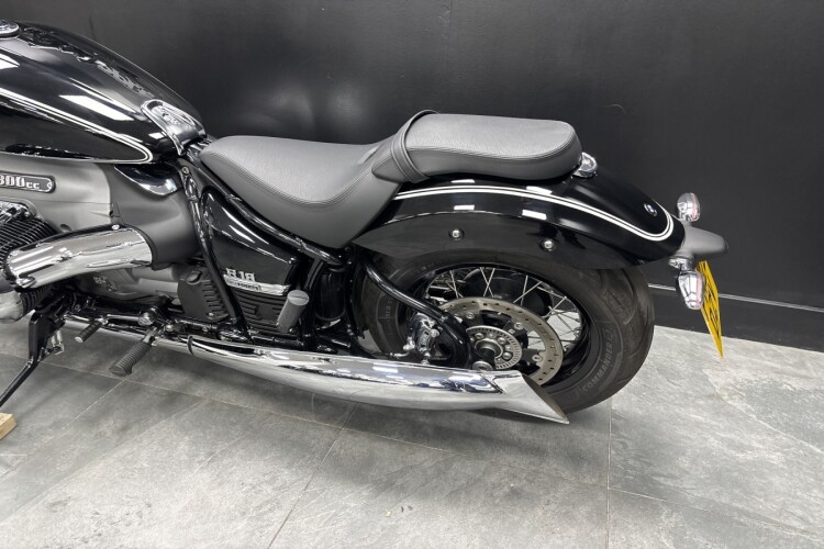 2022 BMW R 18, Black - photo 9