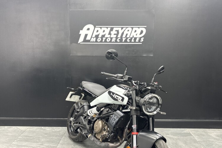 2024 HUSQVARNA VITPILEN 401, White - photo 2