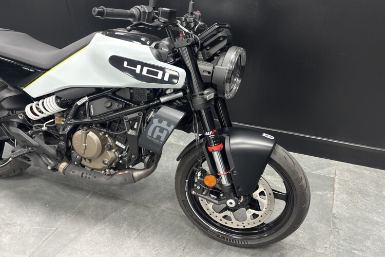 2024 HUSQVARNA VITPILEN 401, White - photo 4
