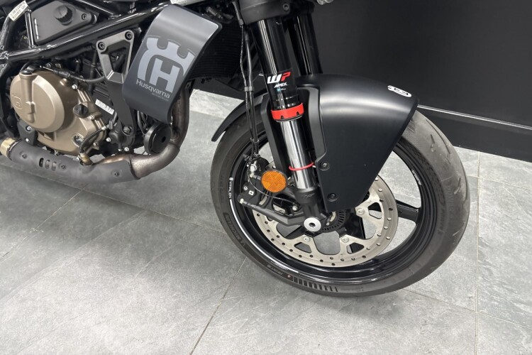 2024 HUSQVARNA VITPILEN 401, White - photo 5