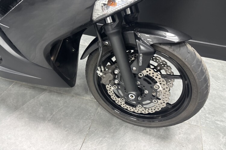KAWASAKI ER-6F
