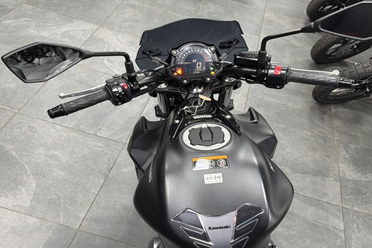 KAWASAKI Z650