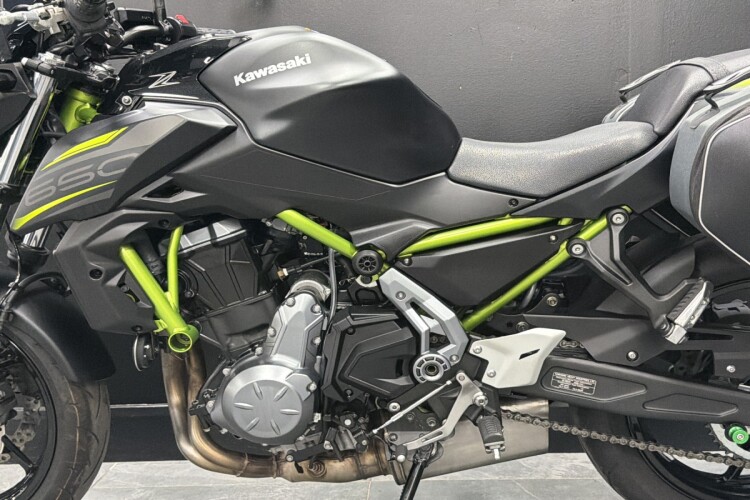 KAWASAKI Z650