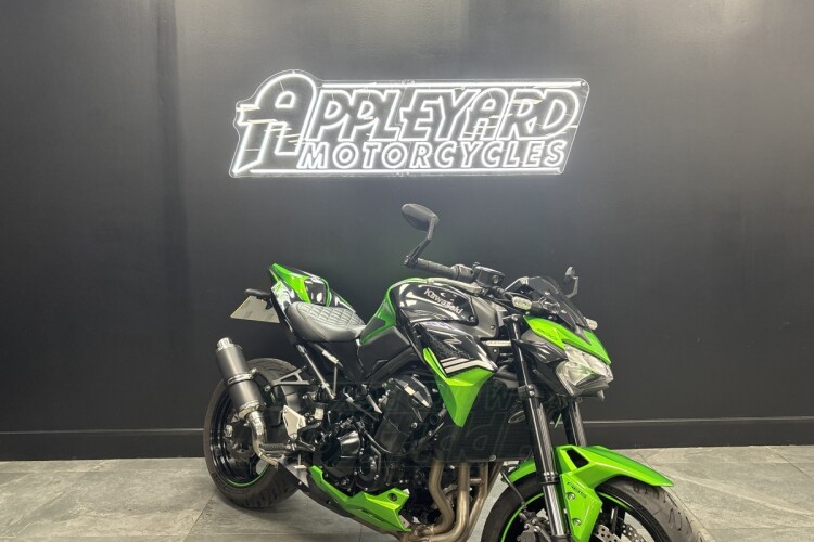 KAWASAKI Z900