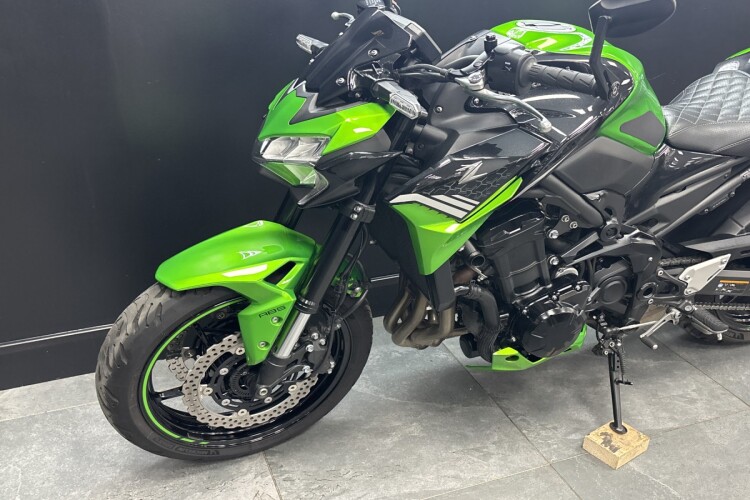 KAWASAKI Z900