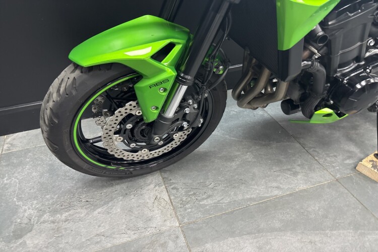 KAWASAKI Z900