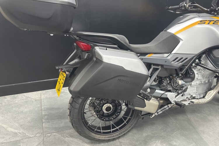 2025 MOTO GUZZI STELVIO, Yellow - photo 6