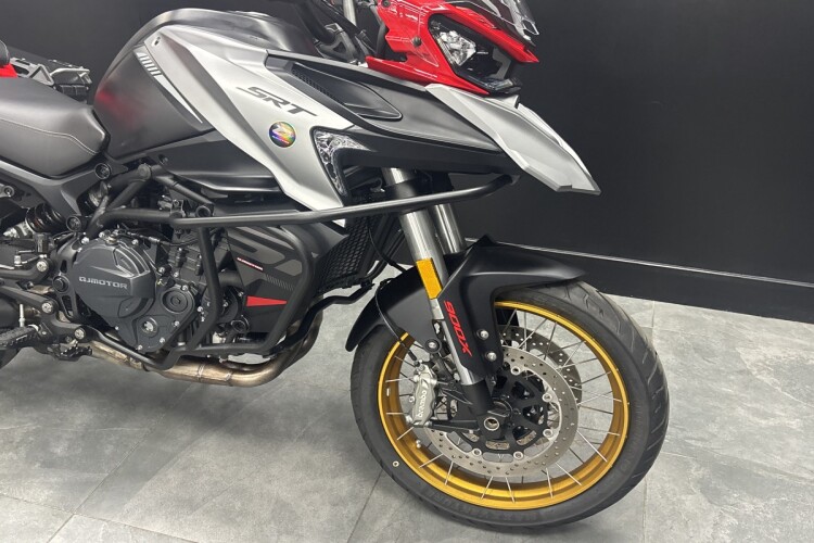 2025 QJMOTOR SRT 900 SX, Red/Silver - photo 2