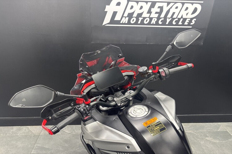 2025 QJMOTOR SRT 900 SX, Red/Silver - photo 13