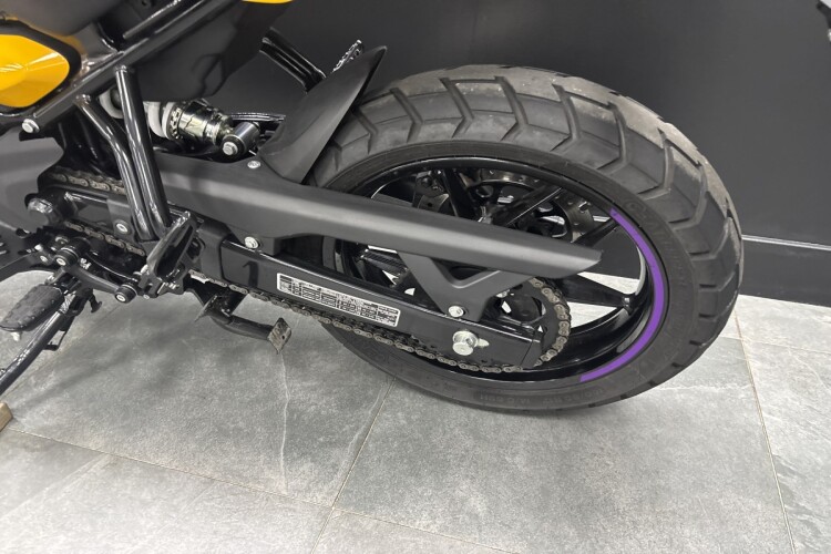 2025 ROYAL ENFIELD GUERRILLA 450, Black And Yellow - photo 10