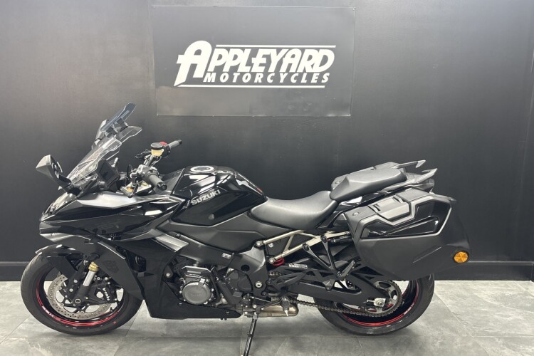 2022 SUZUKI GSX-S1000GT+, Black - photo 3
