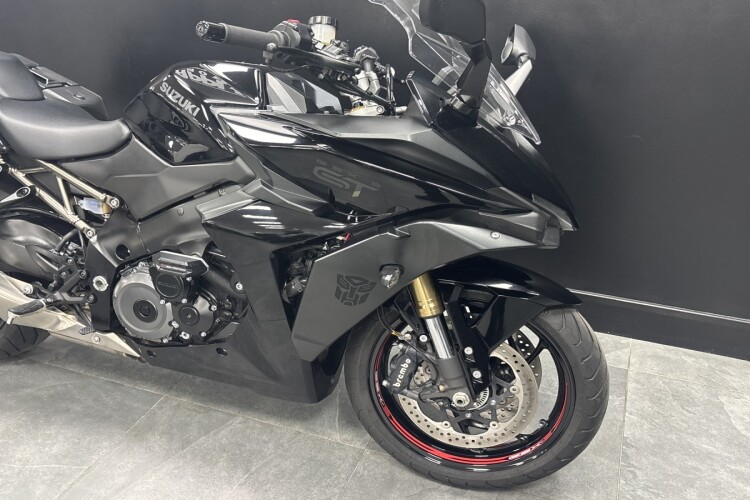 2022 SUZUKI GSX-S1000GT+, Black - photo 5