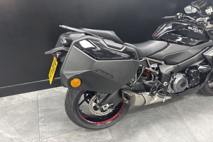 2022 SUZUKI GSX-S1000GT+, Black - photo 7