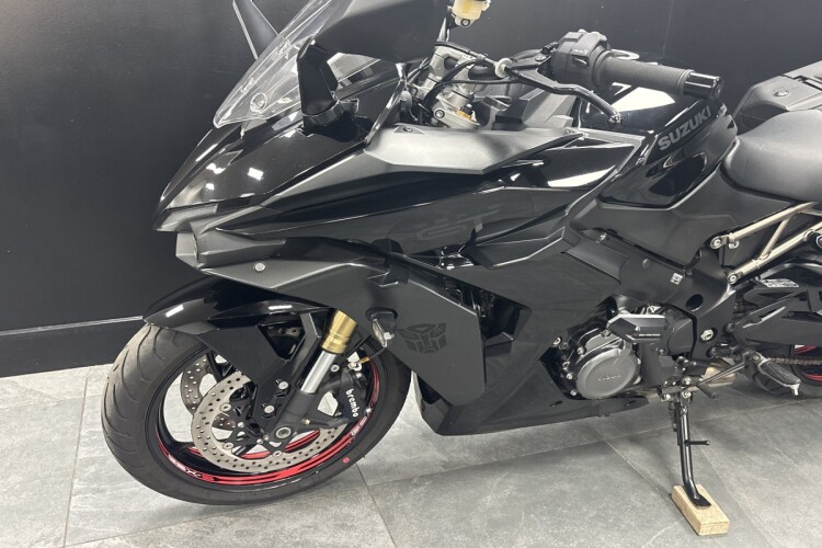 2022 SUZUKI GSX-S1000GT+, Black - photo 11