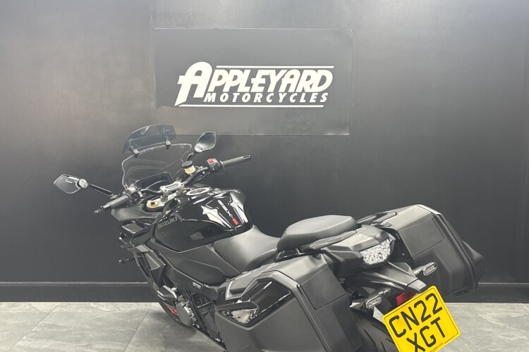 2022 SUZUKI GSX-S1000GT+, Black - photo 13