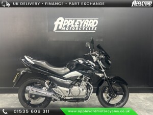 SUZUKI INAZUMA 250