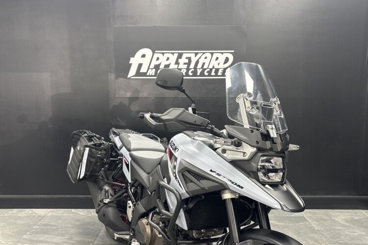 2025 SUZUKI V-STROM 1050, Grey - photo 2