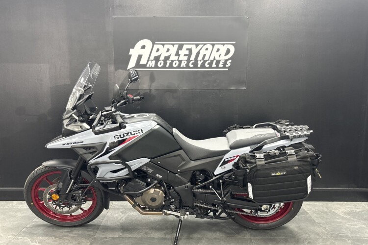 2025 SUZUKI V-STROM 1050, Grey - photo 3