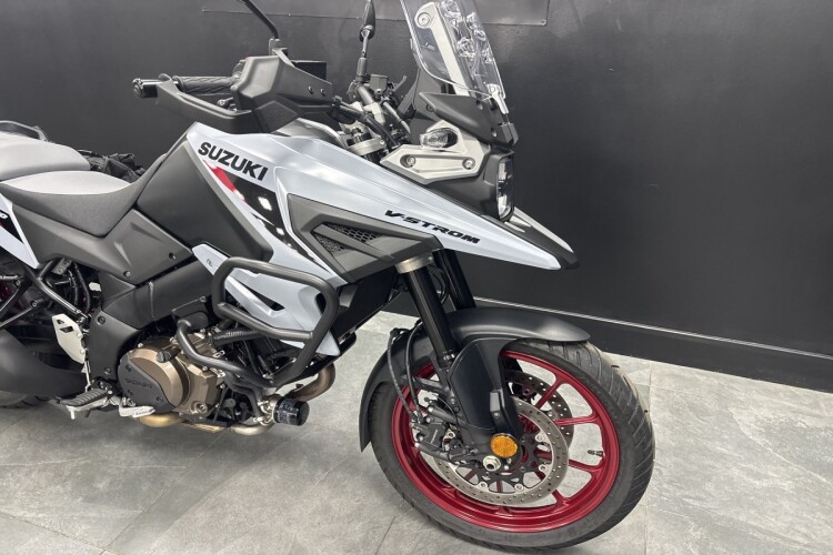 2025 SUZUKI V-STROM 1050, Grey - photo 5