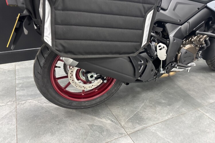 2025 SUZUKI V-STROM 1050, Grey - photo 8