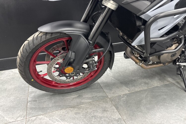 2025 SUZUKI V-STROM 1050, Grey - photo 12