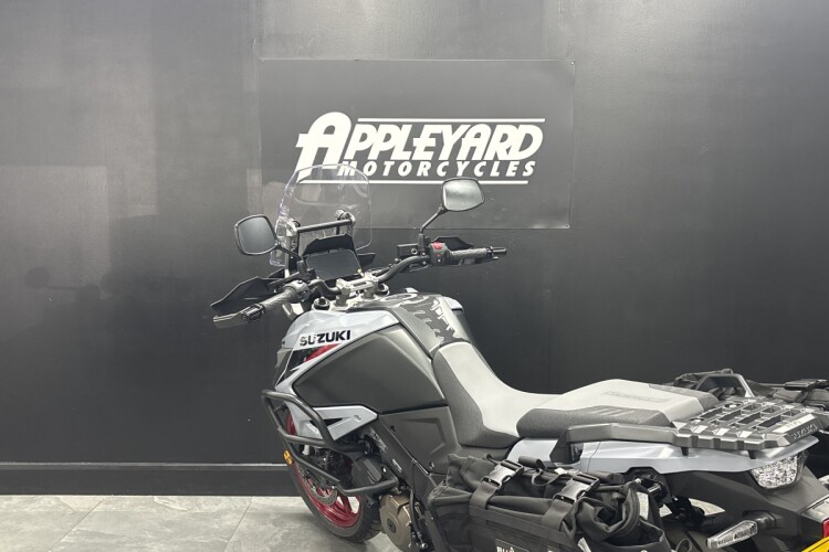 2025 SUZUKI V-STROM 1050, Grey - photo 13