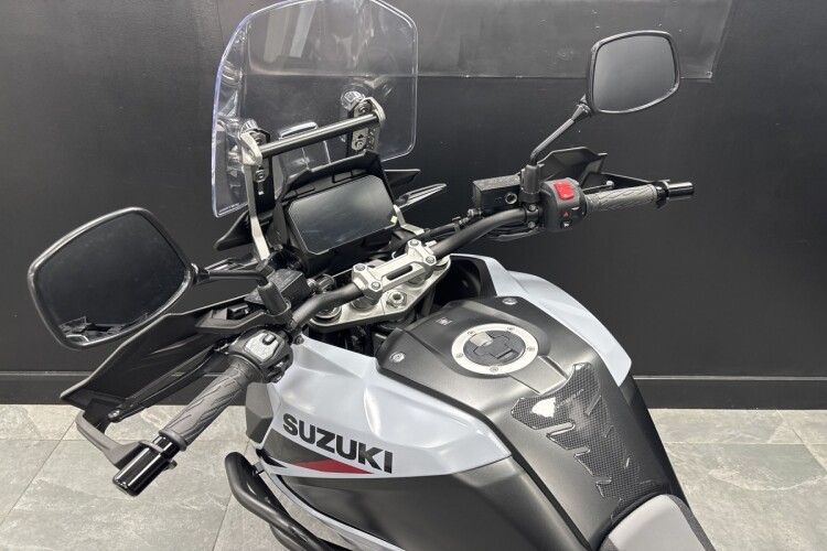 2025 SUZUKI V-STROM 1050, Grey - photo 14