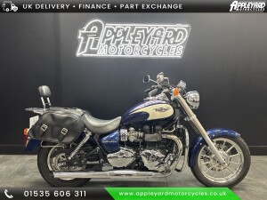 TRIUMPH BONNEVILLE AMERICA