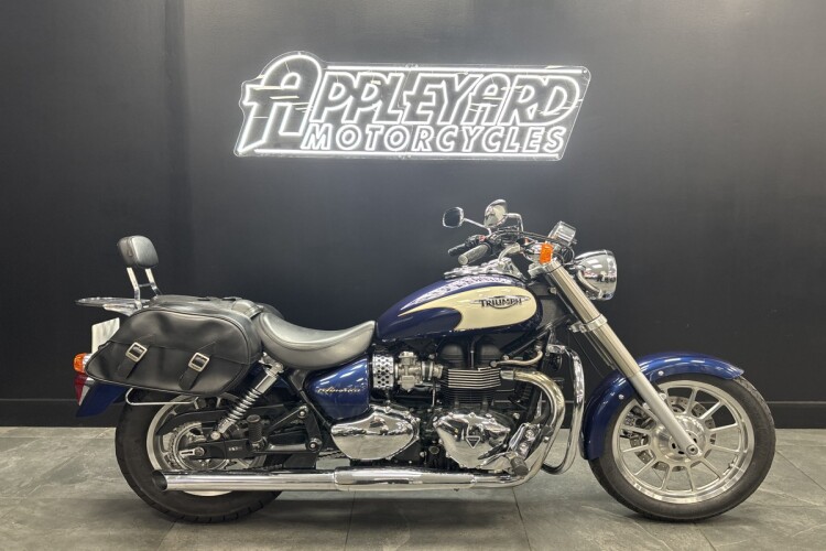 TRIUMPH BONNEVILLE AMERICA
